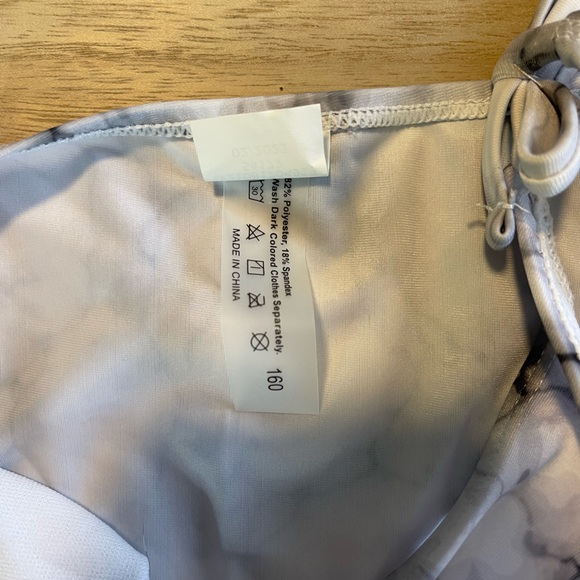 SHEIN YOUTH/YOUNG ADULT BATHING SUIT - Picture 6 of 8